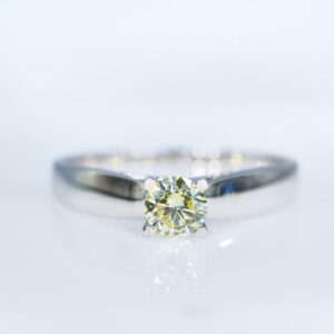 9K White Gold Diamond Total 0.23 Carat 4-Claw Set Solitaire Ring