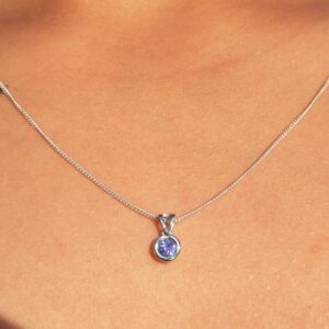 9K White Gold Tanzanite Total 0.51 Carat Tube Set Pendant