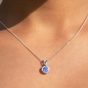 9K White Gold Tanzanite Total 0.87 Carat Tube Pendant